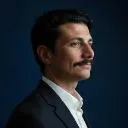 Logo Estratega de Gobernanza IA