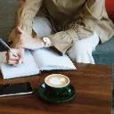 Logo Moms Hub: Faith, Family, Money